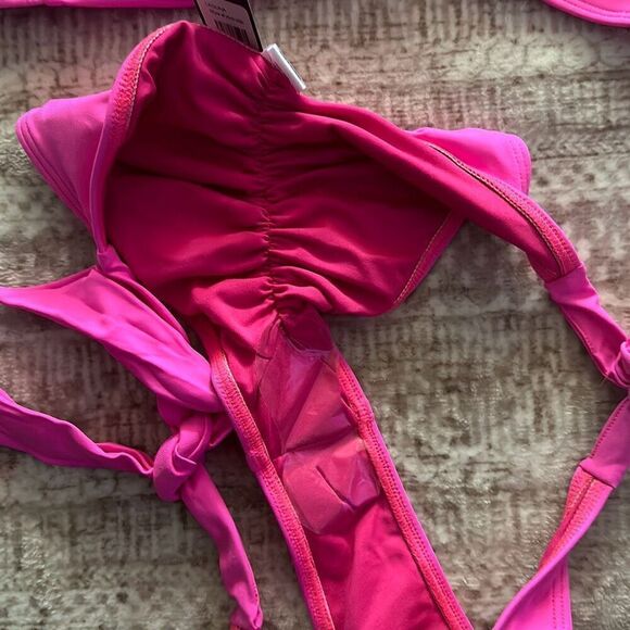 Fredrick’s of Hollywood Size Medium Hot pink Bikini set NWT - Picture 6 of 6